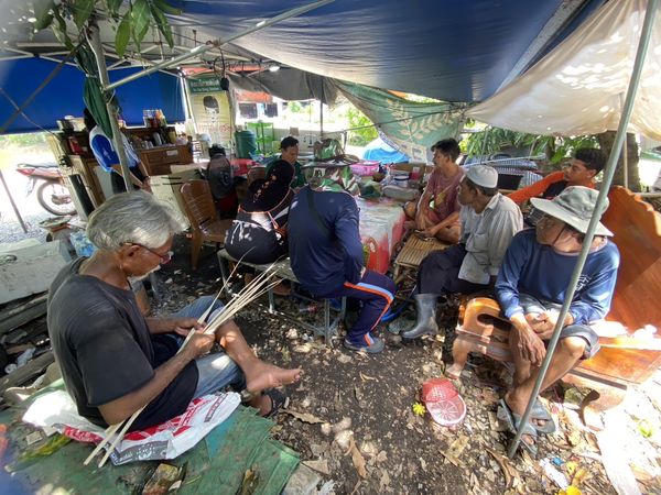 สำนักงานประมงพื้นที่กรุงเทพมหานคร ลงพื้นที่ให้บริการแก่เกษตรกร และประชาสัมพันธ์งดทำการประมงด้วยเครื่องมือประมงที่ห้ามทำการประมงในฤดูสัตว์น้ำจืดมีไข่ หรือวางไข่ (ฤดูน้ำแดง)
