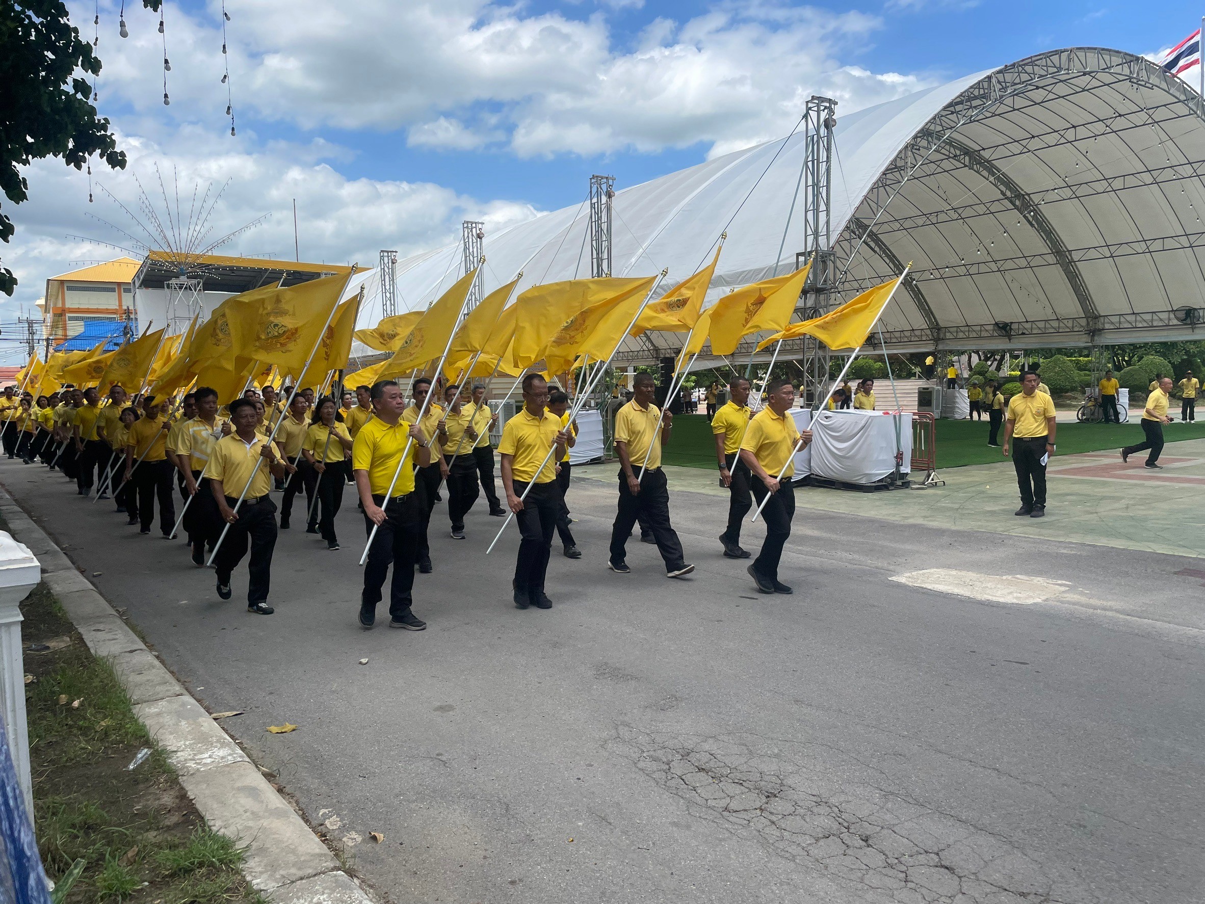 ร่วมกิจกรรมเดิน วิ่ง ปั่น ธงตราสัญลักษณ์ งานเฉลิมพระเกียรติพระบาทสมเด็จพระเจ้าอยู่หัว เนื่องในโอกาสพระราชพิธีมหามงคลเฉลิมพระชนมพรรษา 6 รอบ 28 กรกฎาคม 2567..คลิก