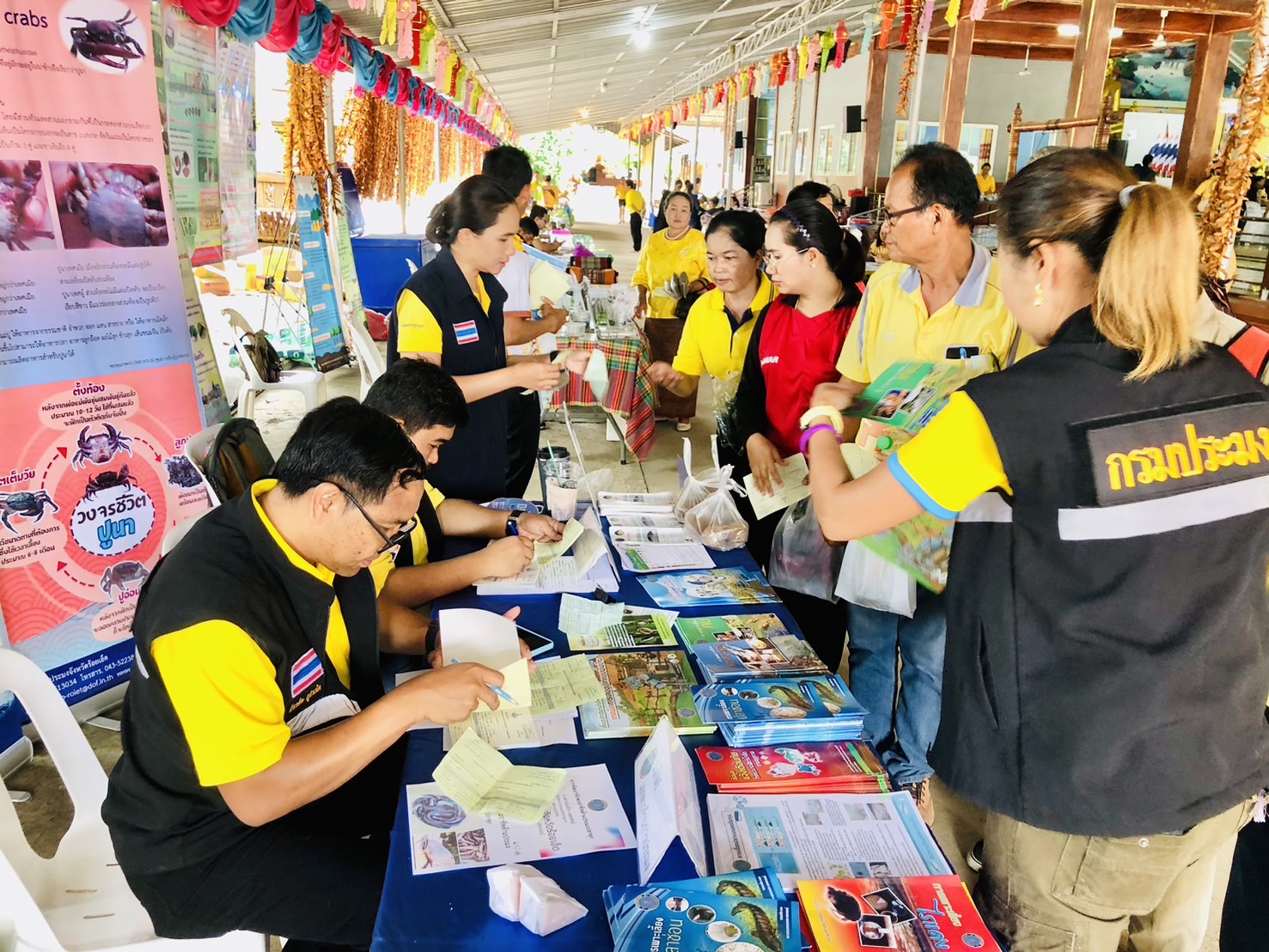 หน่วยงานกระทรวงเกษตรและสหกรณ์จังหวัดร้อยเอ็ดร่วมงานโครงการคลินิกเกษตรเคลื่อนที่ในพระราชานุเคราะห์ สมเด็จพระบรมโอรสาธิราชฯ สยามมกุฎราชกุมาร ครั้งที่ 3 ประจำปีงบประมาณ พ.ศ. 2567..คลิก