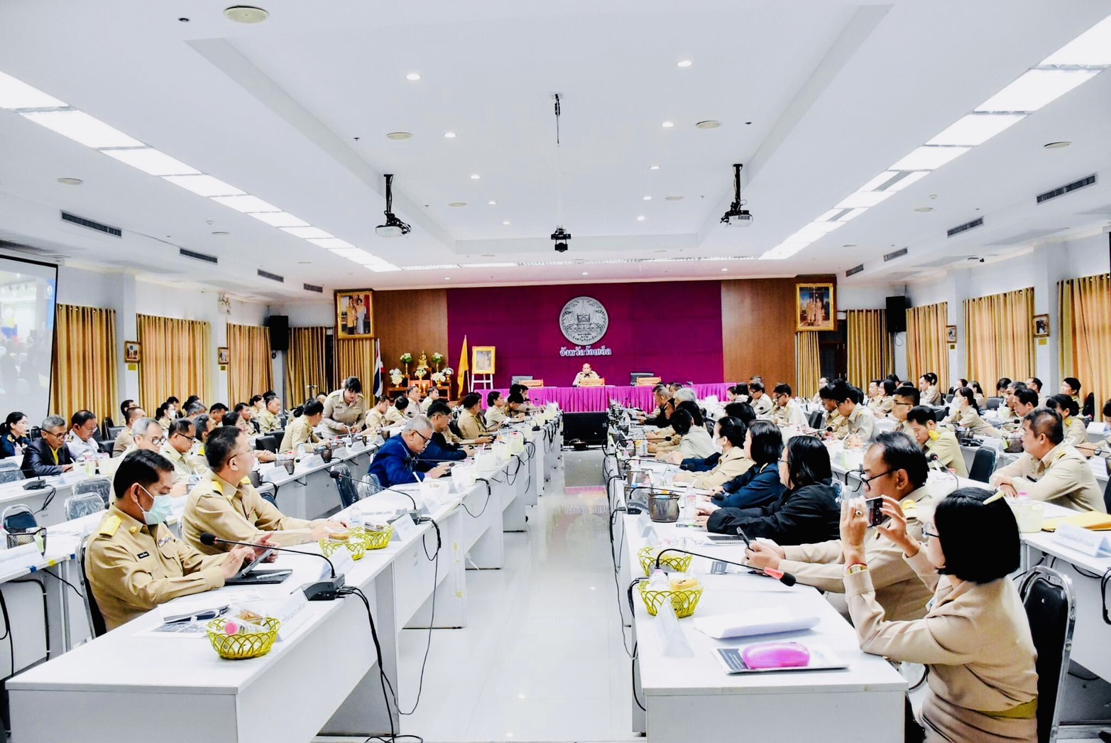 ร่วมประชุมคณะกรมการจังหวัด หัวหน้าส่วนราชการ และนายอำเภอ ประจำเดือนมิถุนายน 2567..คลิก
