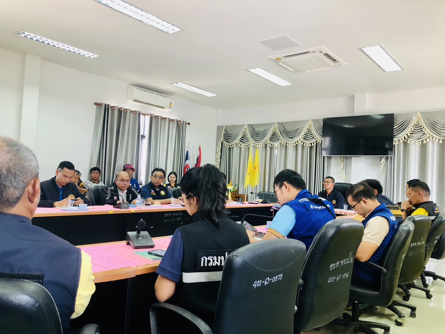 ร่วมประชุมคณะทำงานติดตามการปฏิบัติงานและแก้ไขปัญหาในการดำเนินการที่เกี่ยวข้องกับการแก้ไขปัญหาการทำประมงผิดกฎหมาย..คลิก