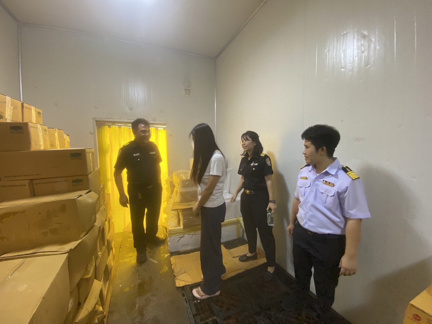 เจ้าหน้าที่ศูนย์บริหารจัดการด่านตรวจประมงเขต 1 (เชียงราย) ร่วมตรวจสอบสถานประกอบการห้องเย็น ในพื้นที่อำเภอแม่สาย จังหวัดเชียงราย..คลิก