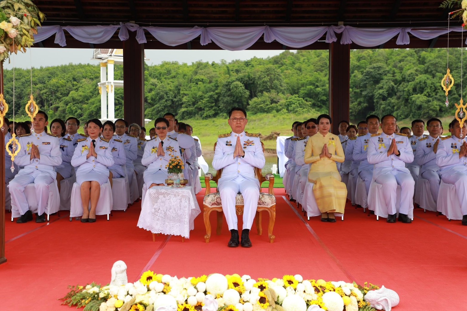 พิธีพลีกรรมตักน้ำจากแหล่งน้ำศักดิ์สิทธิ์ เพื่อเฉลิมพระเกียรติฯ..คลิก