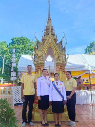 ร่วมพิธีเสกน้ำพระพุทธมนต์ศักดิ์สิทธิ์เฉลิมพระเกียรติ