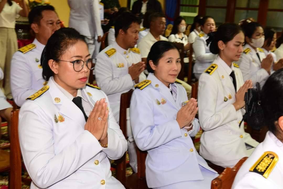 ร่วมพิธีบำเพ็ญกุศลถวายพระราชกุศลแด่พระบาทสมเด็จพระจอมเกล้าเจ้าอยู่หัว พระสยามเทวมหามกุฎวิทยมหาราช เนื่องในอภิลักขิตสมัย 200 ปี..คลิก