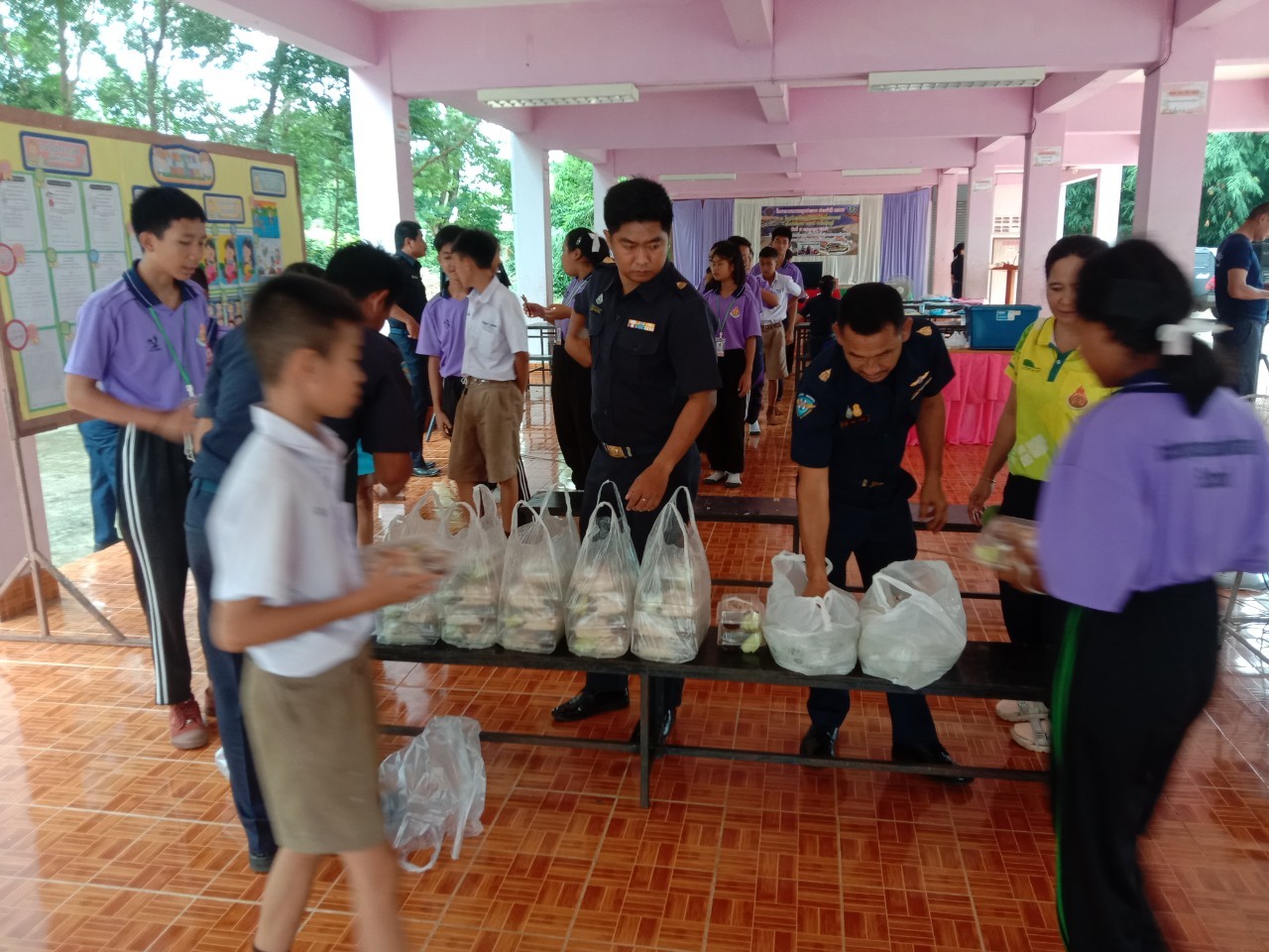 กิจกรรมอบรมยุวประมง : นางภคพร อัยรัตน์ เจ้าพนักงานประมงปฏิบัติงาน  เจ้าหน้าที่ศูนย์ป้องกันและปราบปรามประมงน้ำจืดพระนครศรีอยุธยา จัดฝึกอบรมบุคคลภายนอก หลักสูตรยุวประมง ประจำปีงบประมาณ 2567 รุ่นที่ 11 ในวันที่ 9 กรกฎาคม 2567 ณ โรงเรียนบ้านชงโคสันติสุขวิทยาคาร หมู่ 3 บ้านวังอ้ายป่อง ตำบลแก่งดินสอ อำเภอนาดี จังหวัดปราจีนบุรี..คลิก