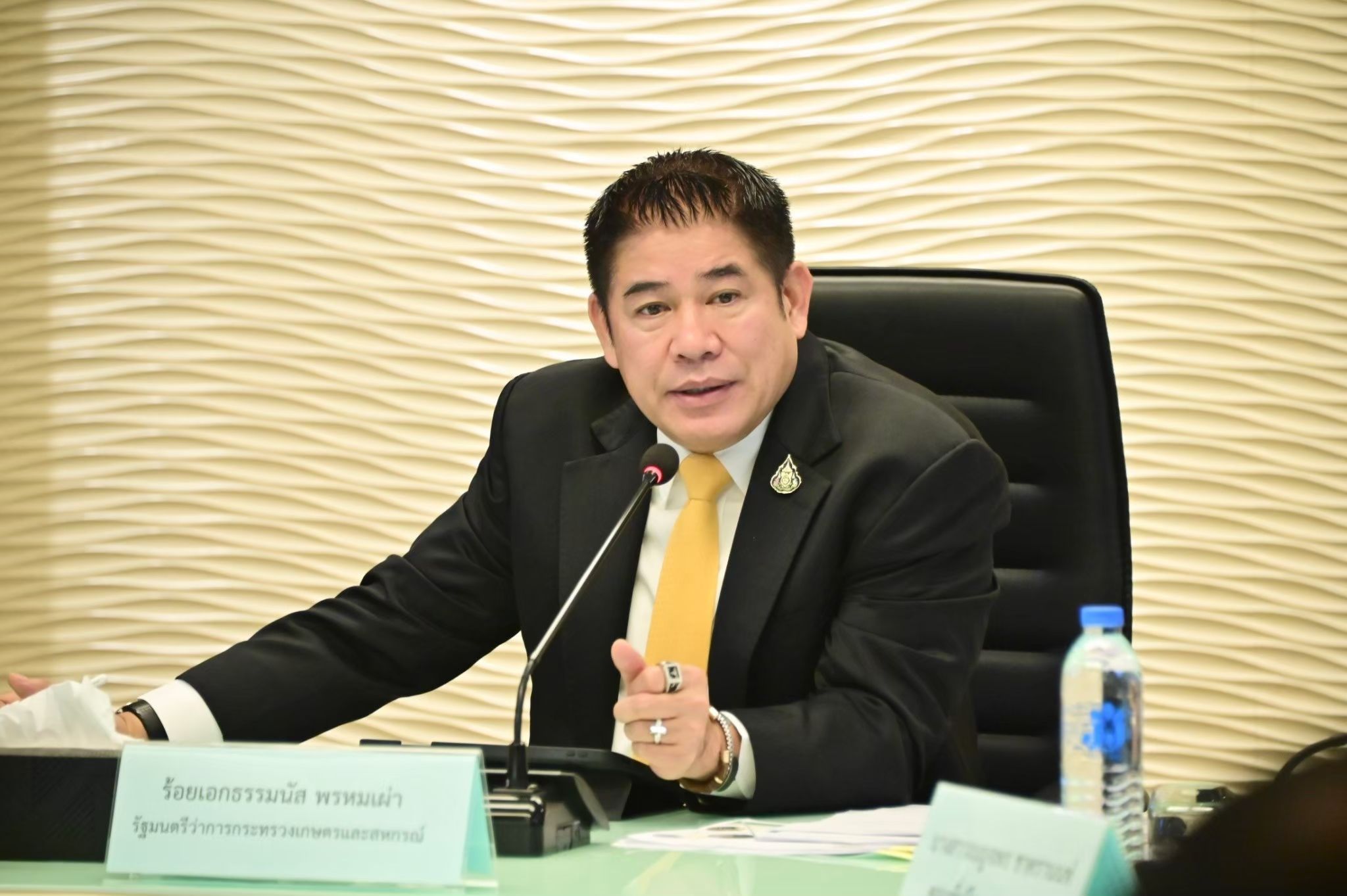 19 ชีวิต ลูกเรือประมงไทยดีใจพ้นคุก หลัง ธรรมนัส งัดหลักฐานจาก VMS กรมประมง   ชี้ชัดไม่ได้จงใจรุกล้ำน่านน้ำ เหตุจากคลื่นลมแรง สุดท้าย...ทางการมาเลฯ ยอมปล่อยตัวกลับไทย ข่าวดีรอบ 2 กลับมาแล้ว ยื่นขอออกทำการประมงได้ทันที ตามประกาศกรมประมงฉบับใหม่..คลิก