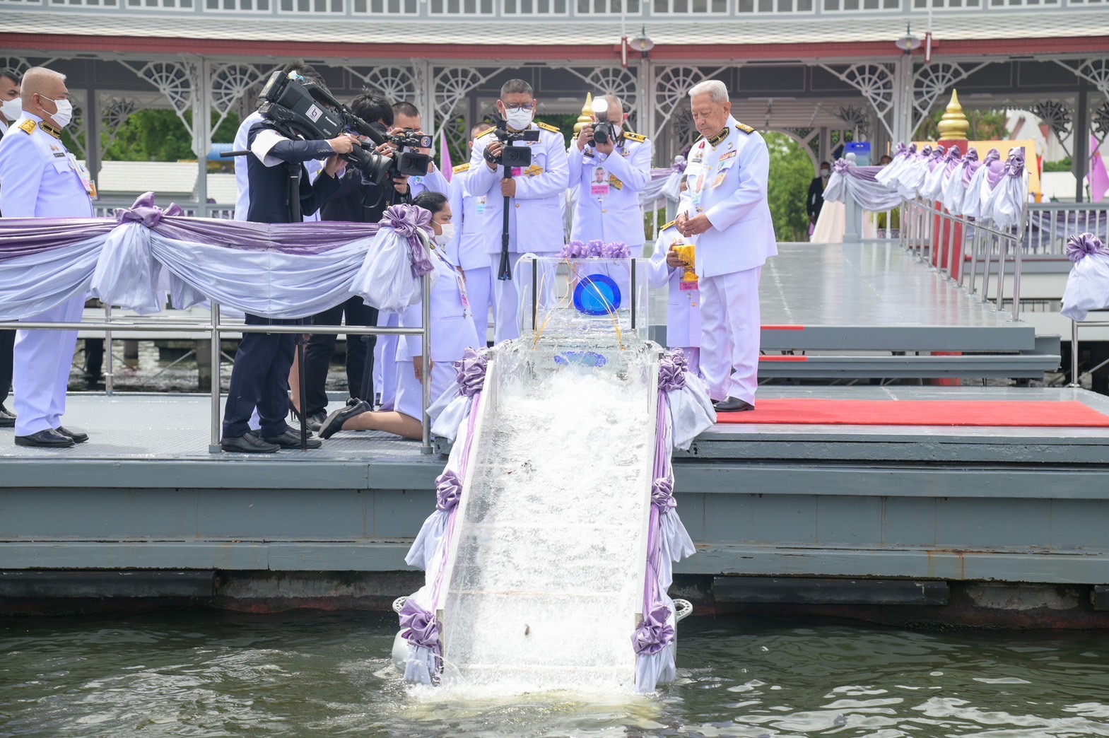 พิธีปล่อยพันธุ์สัตว์น้ำ เนื่องในโอกาสวันคล้ายวันประสูติ พระเจ้าวรวงศ์เธอ พระองค์เจ้าโสมสวลี กรมหมื่นสุทธนารีนาถ..คลิก