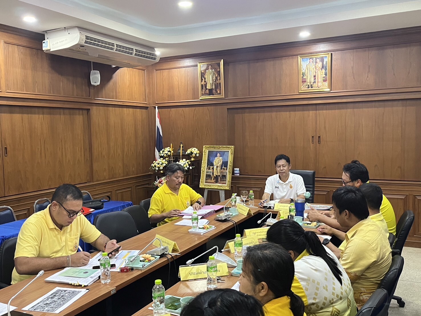 นายสุชาติ แสงจันทร์ ผู้ตรวจราชการกรมประมง (เขตตรวจราชการที่ 18) เป็นประธานการประชุมคณะกรรมการขับเคลื่อนนโยบายของกรมประมงจังหวัดนครสวรรค์ (Fisheries Co-ordinator : FC)..คลิก