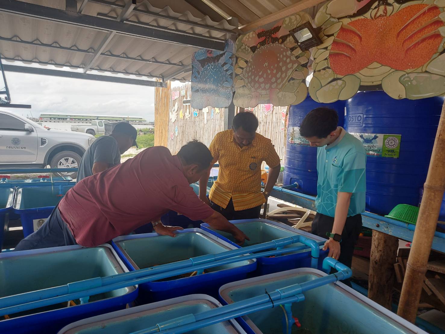 ตรวจเยี่ยมกลุ่มประมงเรือเล็กหน้าวัดโกมุท
