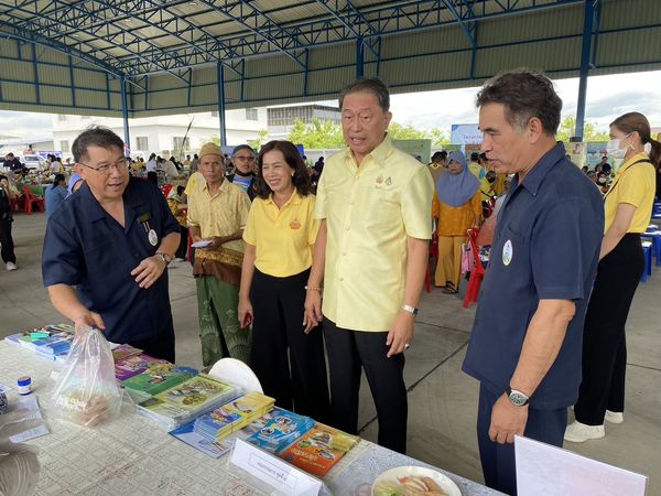 สำนักงานประมงพื้นที่กรุงเทพมหานคร ร่วมจัดงานคลินิกเกษตรเคลื่อนที่ในพระราชานุเคราะห์ฯ เฉลิมพระเกียรติพระบาทสมเด็จพระเจ้าอยู่หัวเนื่องในโอกาสพระราชพิธีมหามงคลเฉลิมพระชนมพรรษา 6 รอบ 28 กรกฎาคม 2567