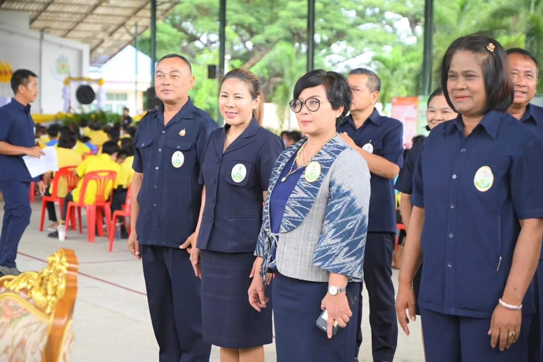 ร่วมออกหน่วยบริการโครงการคลีนิกเกษตรเคลื่อนที่ในพระราชานุเคราะห์ สมเด็จพระบรมโอรสาธิราชฯ สยามมกุฎราชกุมารเฉลิมพระเกียรติพระบาทสมเด็จพระเจ้าอยู่หัว เนื่องในโอกาสพระราชพิธีมหามงคลเฉลิมพระชนมพรรษา 6 รอบ..คลิก