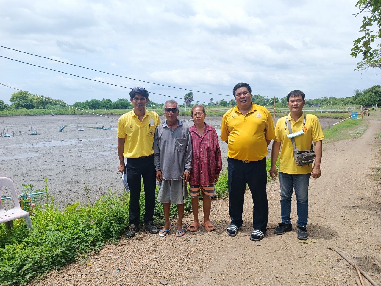 เข้าตรวจประเมินฟาร์มโครงการระบบส่งเสริมเกษตรแบบแปลงใหญ่ ของกลุ่มเกษตรกรแปลงใหญ่กุ้งก้ามกราม คงทอง 2..คลิก