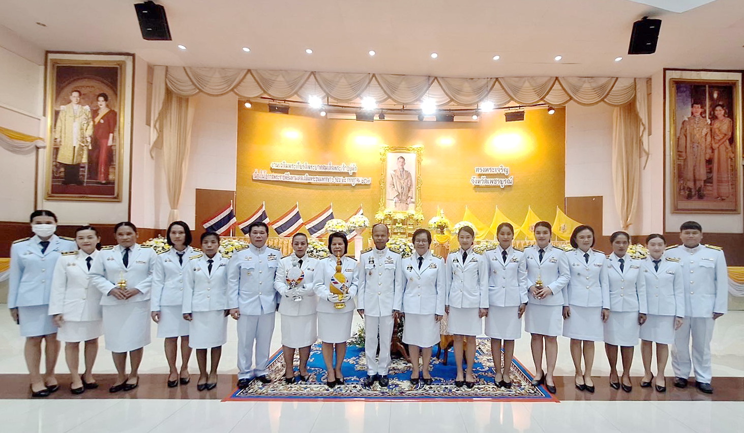 ประมงจังหวัดเพชรบูรณ์ ร่วมพิธีถวายเครื่องราชสักการะวางพานพุ่ม พิธีจุดเทียนถวายพระพรชัยมงคลฯ