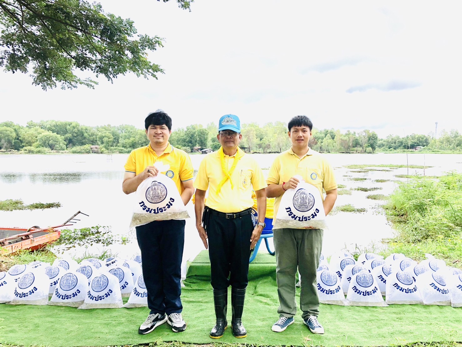 ประมงอุบลฯ ร่วมกิจกรรมจิตอาสาพัฒนา และปล่อยพันธุ์สัตว์น้ำ เนื่องในโอกาสวันมหามงคลเฉลิมพระชนมพรรษาพระบาทสมเด็จพระปรเมนทรรามาธิบดีศรีสินทรมหาวชิราลงกรณ พระวชิรเกล้าเจ้าอยู่หัว..คลิก