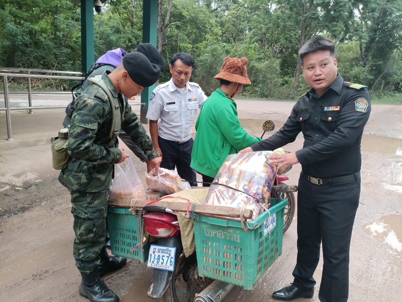 ตรวจบูรณาการ ป้องกันการลักลอบนำเข้า-ส่งออกสินค้าประมง ณ จุดผ่านแดนตาพระยา