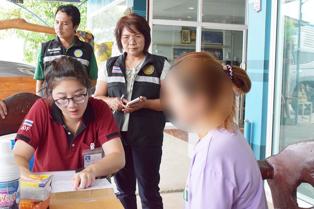 เจ้าหน้าที่กลุ่มควบคุมวัตถุอันตรายและการค้าปัจจัยการผลิต ลงพื้นที่จังหวัดนครศรีธรรมราช และจังหวัดสงขลา..คลิก
