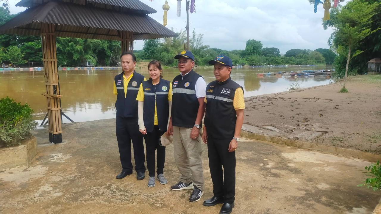 ประชุมติดตามสถานการณ์อุทกภัยด้านประมง พร้อมทั้งลงพื้นที่ติดตามสถานการณ์ในพื้นที่อำเภอเมืองกาญจนบุรี จังหวัดกาญจนบุรี..คลิก