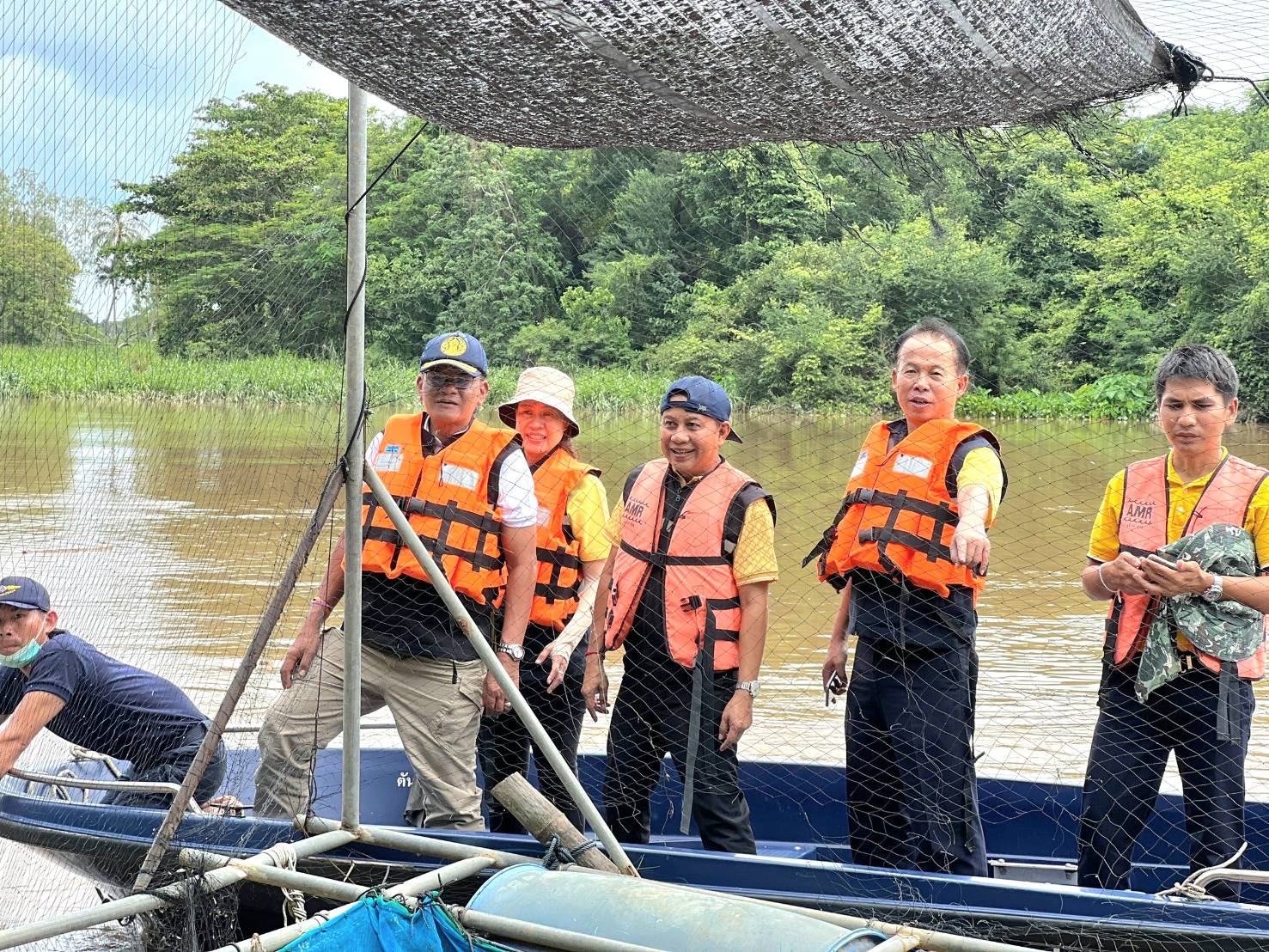 รองอธิบดีกรมประมง ลงพื้นที่ติดตามสถานการณ์การเกิดอุทกภัย น้ำป่าไหลหลาก จังหวัดกาญจนบุรี..คลิก