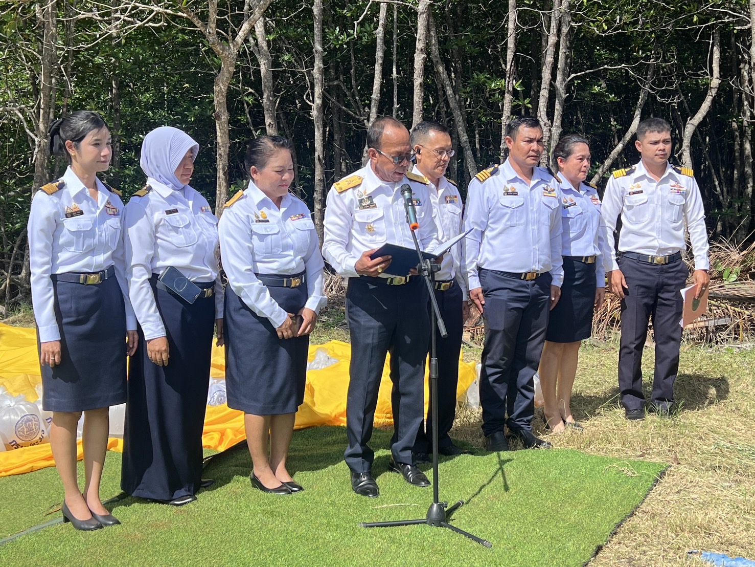 กิจกรรมเฉลิมพระเกียรติพระบาทสมเด็จพระเจ้าอยู่หัวฯ เนื่องในโอกาสพระราชพิธีมหามงคลเฉลิมพระชนมพรรษา 6 รอบ..คลิก