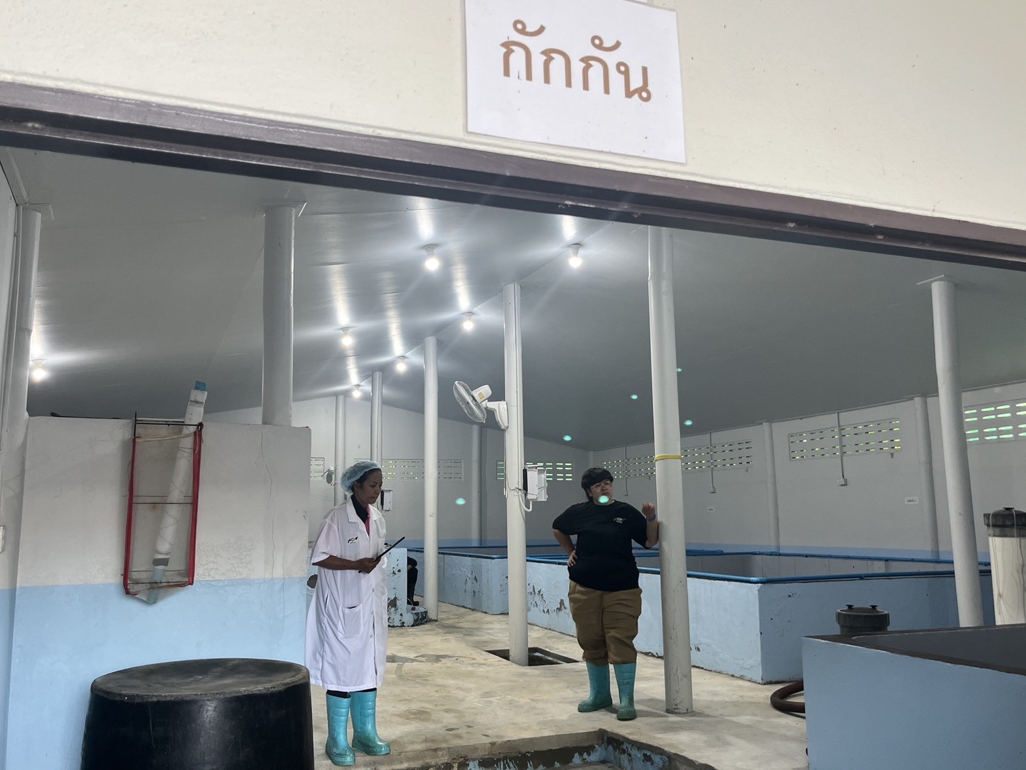 จนท.ศบป.8 (สงขลา) ตรวจติดตามเฝ้าระวังป้องกันโรคสัตว์น้ำ ณ สถานกักกัน..คลิก