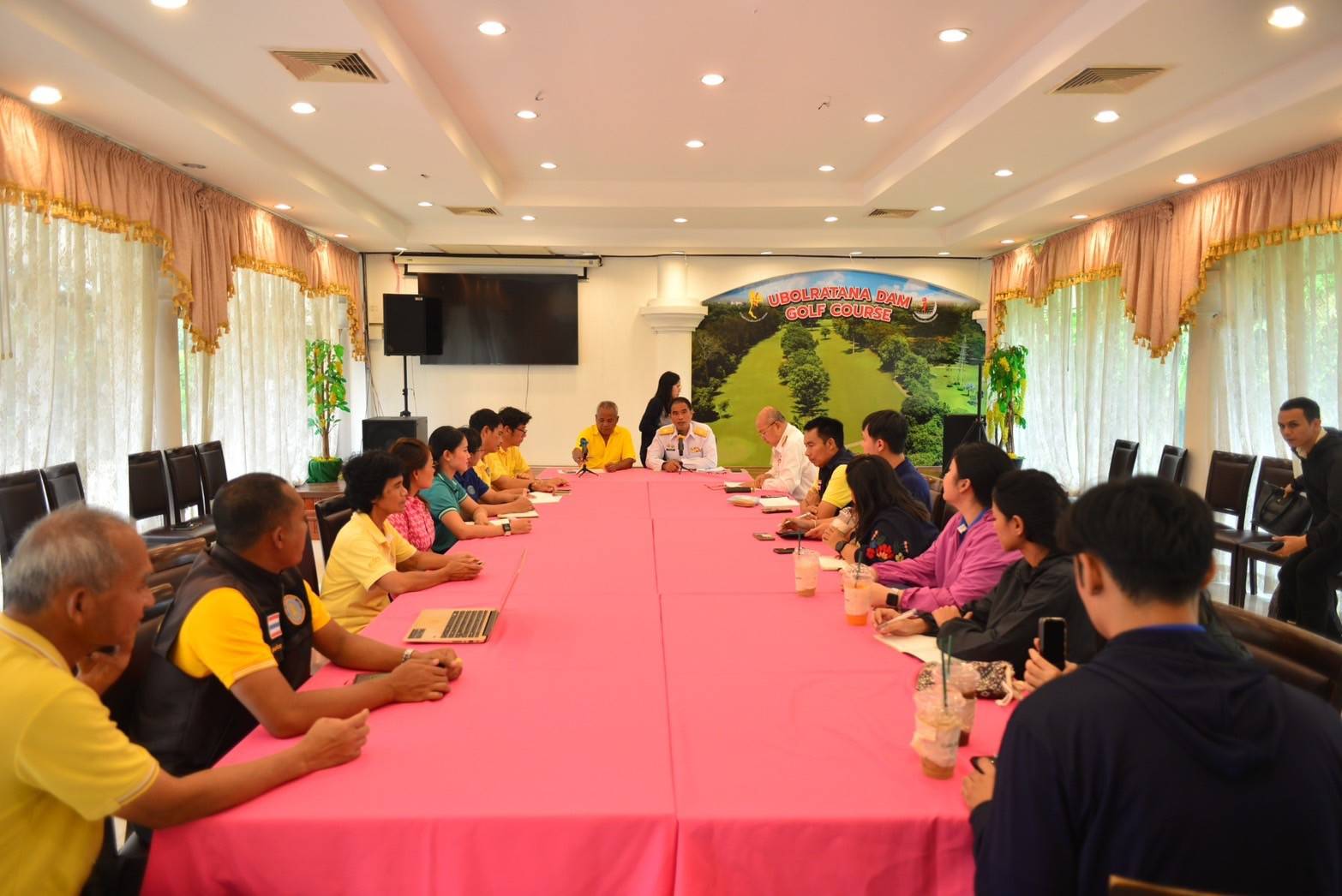 ประชุมหารือในประเด็นมาตรการอนุรักษ์และบริหารจัดการการทำการประมงในพื้นที่น้ำจืด ร่วมกับกองบริหารจัดการทรัพยากรและกำหนดมาตรการ กรมประมง