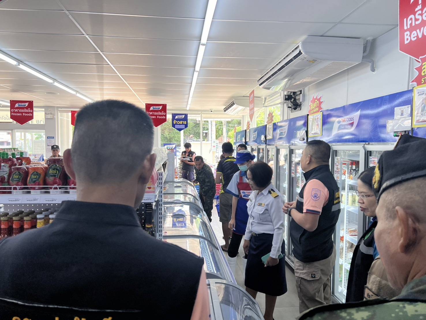 ประมงอำเภอโพธิ์ไทรร่วมบูรณาการตรวจสอบห้องเย็นหรือสถานที่จำหน่ายอาหาร (Food Service )ในพื้นที่อำเภอโพธิ์ไทร จังหวัดอุบลราชธานี