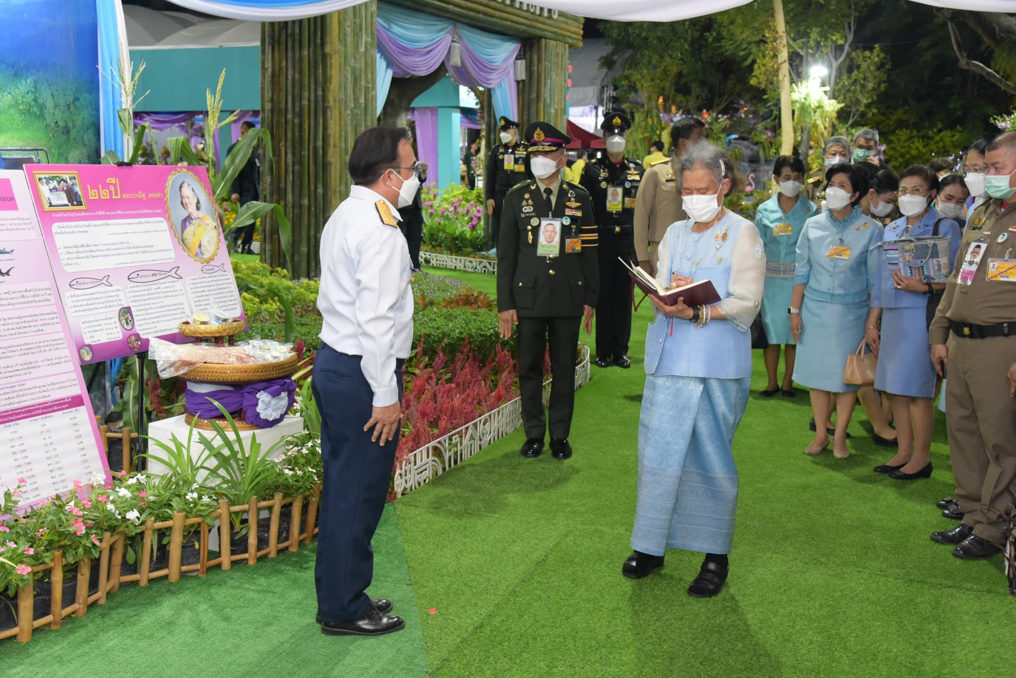 สมเด็จพระกนิษฐาธิราชเจ้า กรมสมเด็จพระเทพรัตนราชสุดา ฯ สยามบรมราชกุมารี เสด็จพระราชดำเนินไปทรงเปิดงาน “สีสรรพรรณไม้ เทิดไท้บรมราชินีนาถ” ครั้งที่ ๑๖ ภายใต้แนวคิด “สืบสาน รักษา ต่อยอด”..คลิก