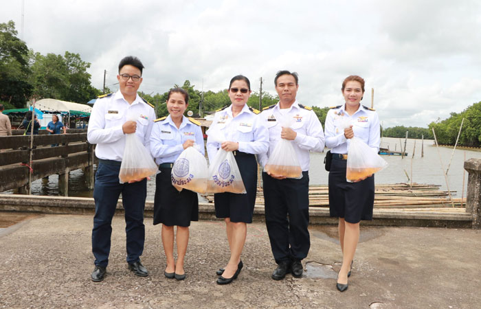พิธีปล่อยพันธุ์สัตว์น้ำ เนื่องในวันเฉลิมพระชนมพรรษาสมเด็จพระนางเจ้าสิริกิติ์ พระบรมราชินีนาถ พระบรมราชชนนีพันปีหลวง..คลิก