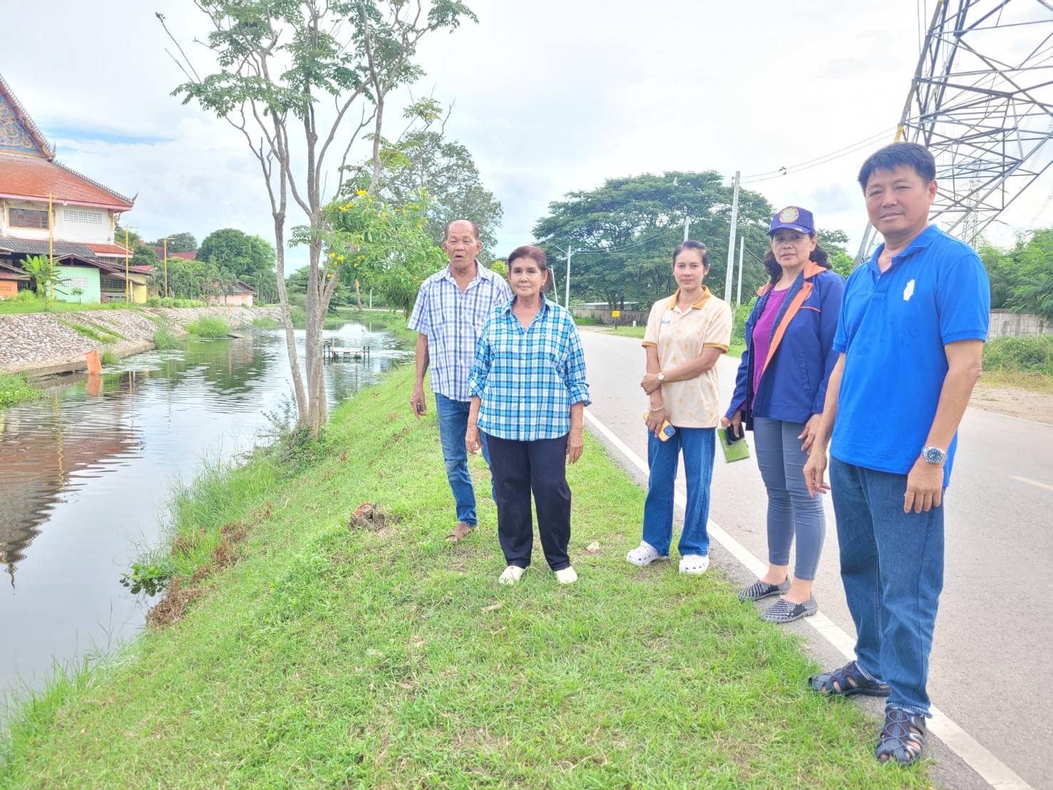 ร่วมตรวจติดตามและประเมินงาน กรณีที่พบปลาตายจำนวนมากในคลองสามเรือน..คลิก