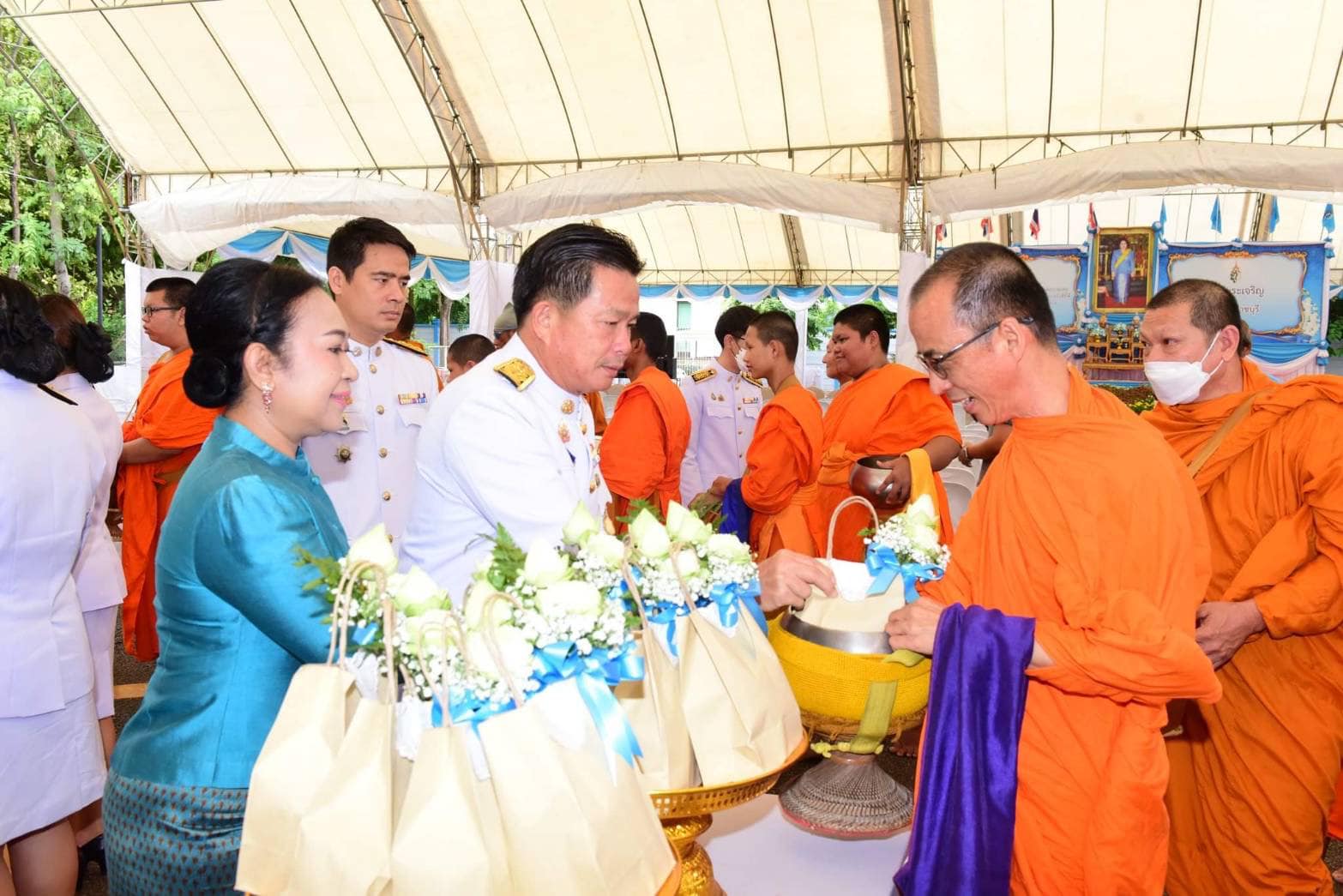 ร่วมพิธีเจริญพระพุทธมนต์ และทำบุญตักบาตรถวายพระราชกุศล เนื่องในโอกาสวันเฉลิมพระชนมพรรษา สมเด็จพระนางเจ้าสิริกิติ์ พระบรมราชินีนาถ พระบรมราชชนนีพันปีหลวง 12 สิงหาคม 2567