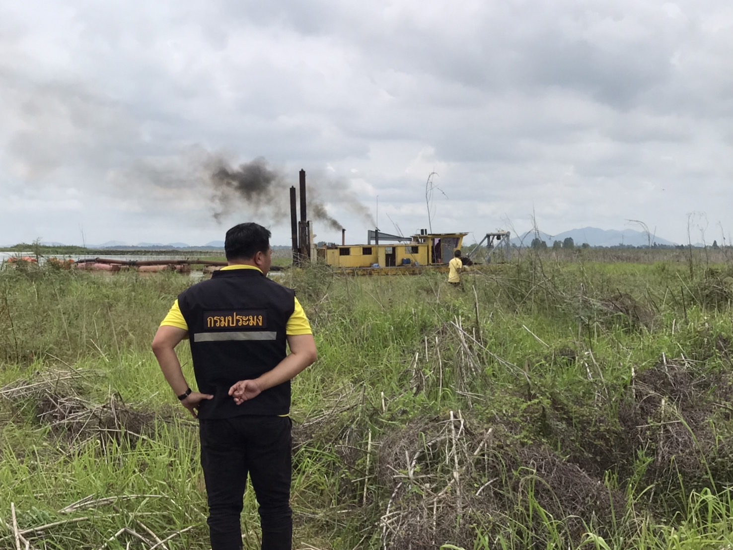 ติดตามการปฏิบัติงานโครงการขุดลอกตะกอนดินบึงบอระเพ็ด ประจำปีงบประมาณ พ.ศ. 2567..คลิก