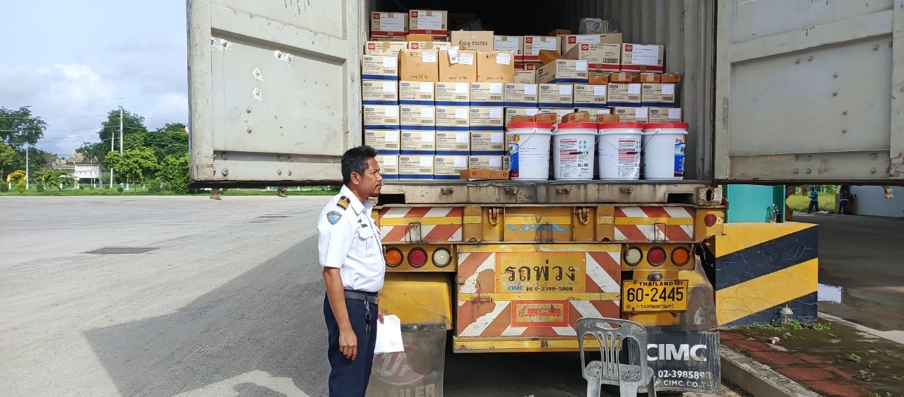 ตรวจสินค้าประมงที่นำเข้า ส่งออก ทางจุดผ่านแดนถาวรบ้านคลองลึก..คลิก