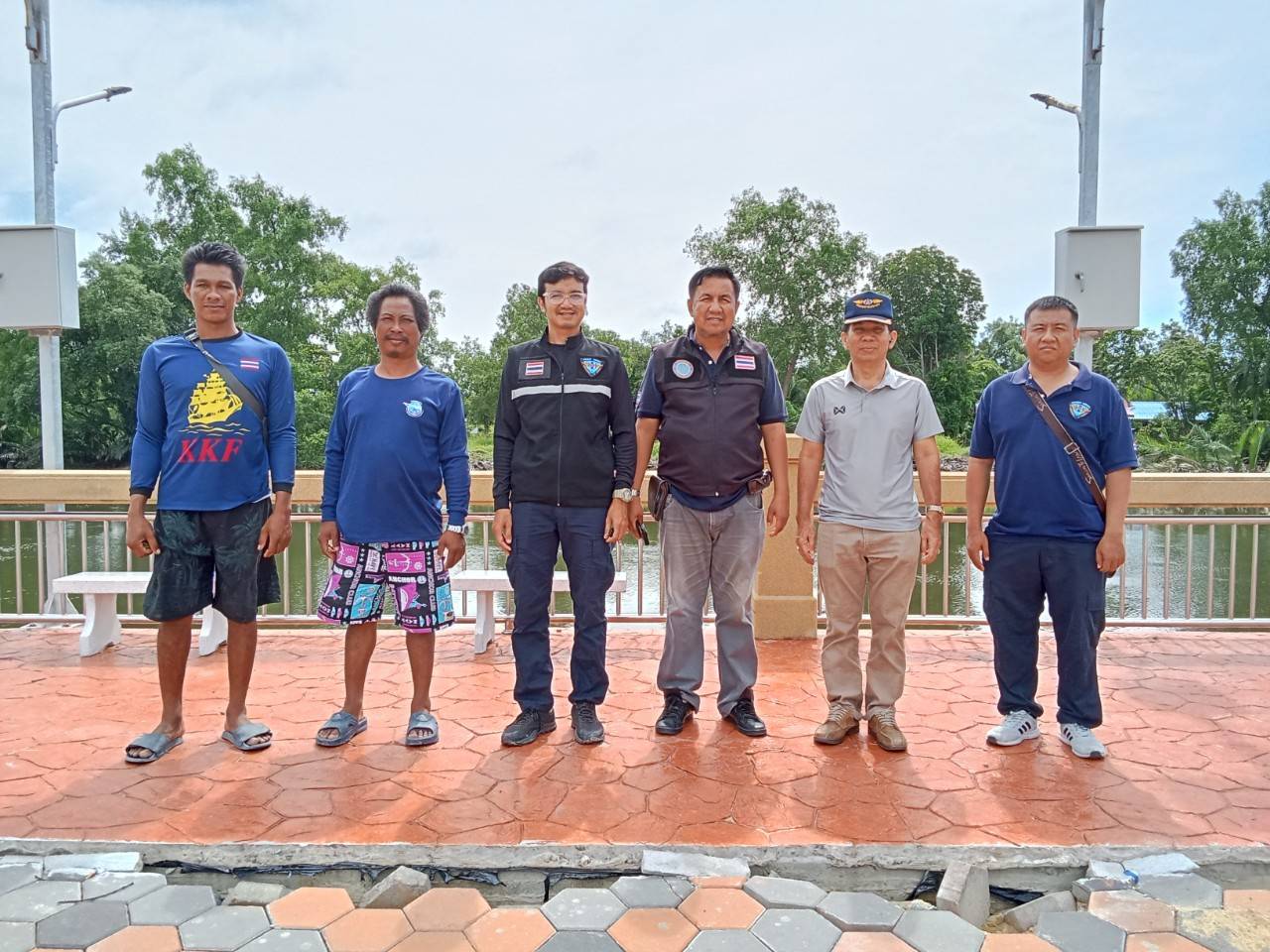 ร่วมกับสำนักงานประมงจังหวัดสมุทรสาคร  ลงสำรวจพื้นที่เพื่อเตรียมจัดกิจกรรม “ลงแขก-ลงคลองจับปลาหมอคางดำ”