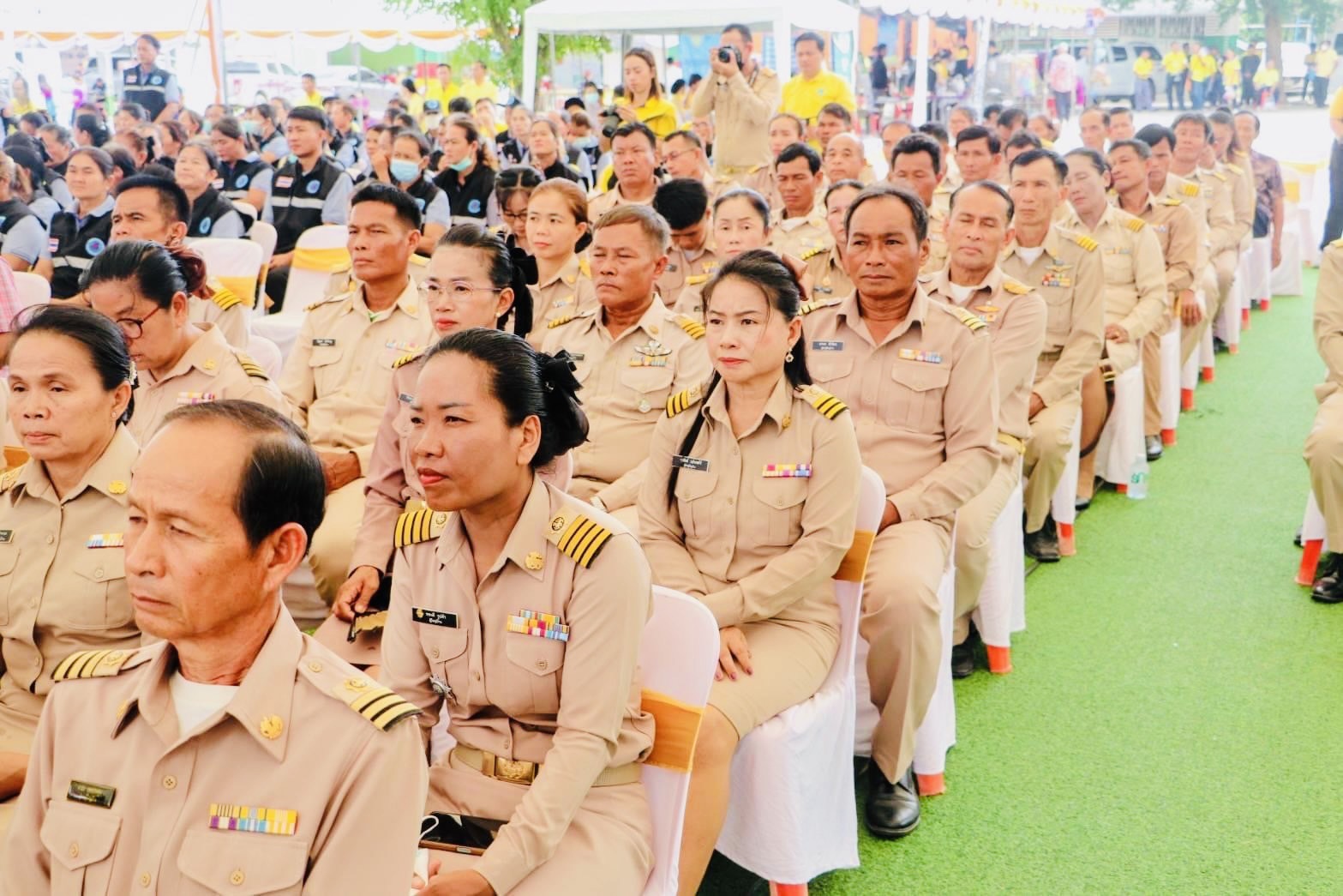 ร่วมกิจกรรมหน่วยแพทย์ พอ.สว. ครั้งที่ 11 และจังหวัดร้อยเอ็ดเคลื่อนที่ บำบัดทุกข์ บำรุงสุข และสร้างรอยยิ้มให้ประชาชน ครั้งที่ 9..คลิก