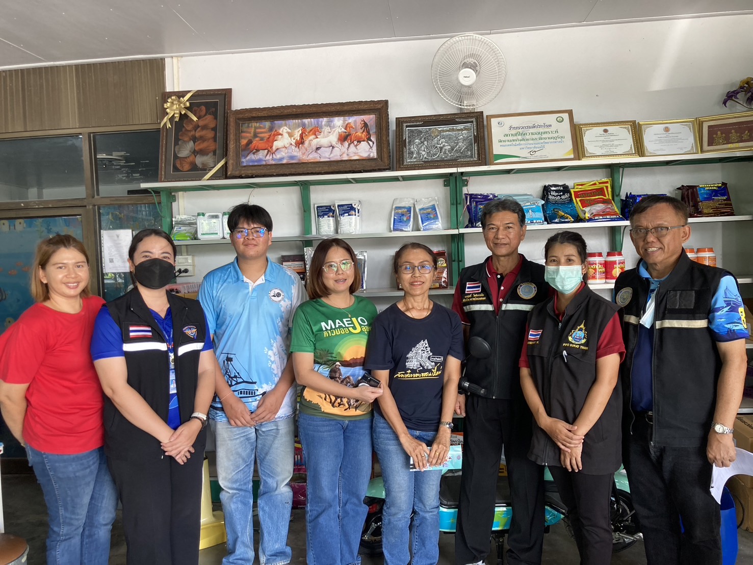คณะทำงานตามคำสั่งศูนย์บริหารจัดการด่านตรวจประมงเขต 8 (สงขลา) ลงพื้นที่ประชาสัมพันธ์ร้านค้าปัจจัยการผลิต..คลิก