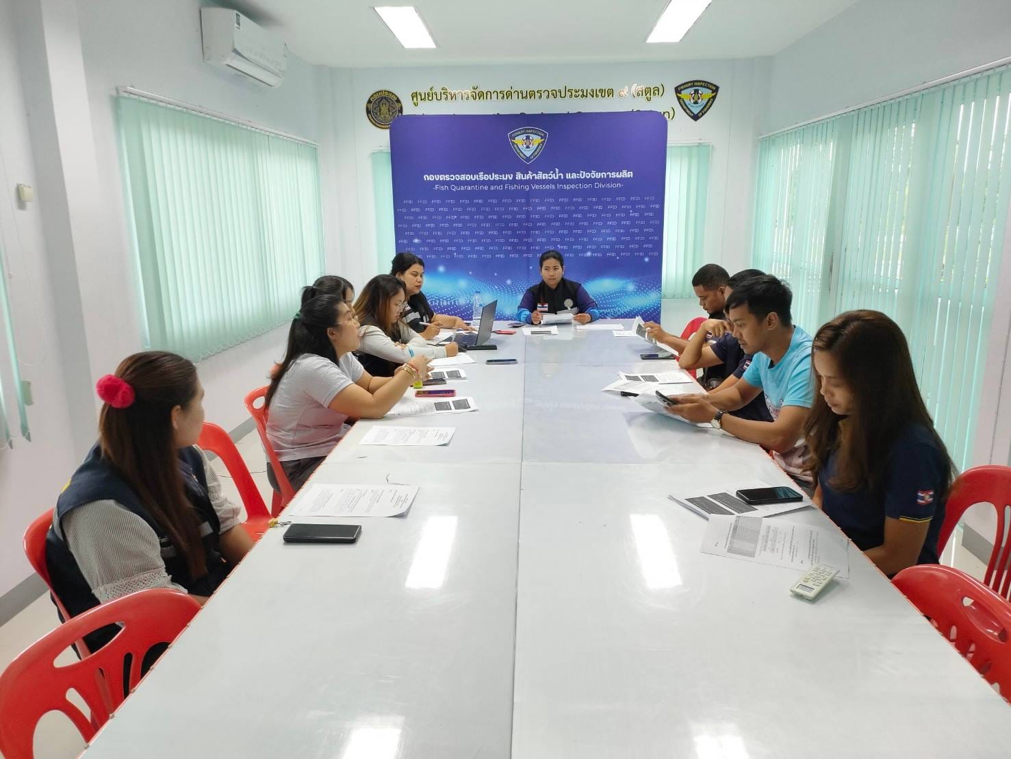 วันศุกร์ที่ 23 สิงหาคม 2567 : สำนักงานศูนย์ควบคุมการแจ้งเรือเข้าออกปากบารา จัดประชุมเจ้าหน้าที่ชุดสหวิชาชีพศูนย์ควบคุมการแจ้งเรือเข้าออกปากบาราประจำเดือนสิงหาคม ณ ห้องประชุมศูนย์บริหารจัดการด่านตรวจประมงเขต 9 (สตูล..คลิก