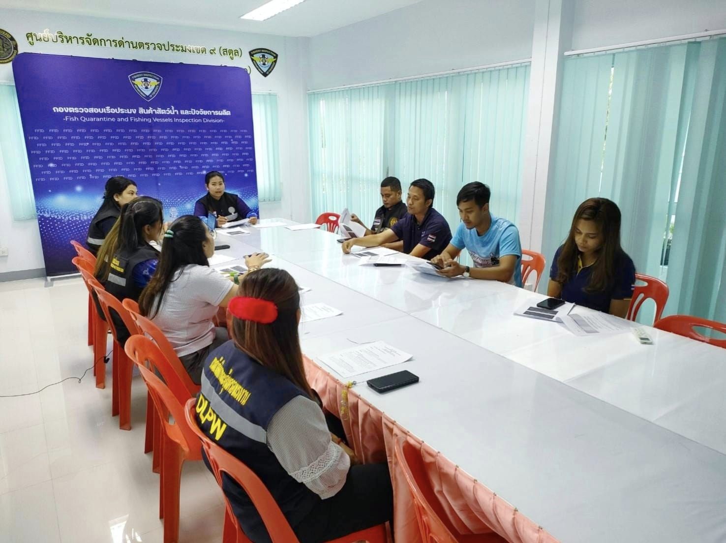 วันศุกร์ที่ 23 สิงหาคม 2567 : สำนักงานศูนย์ควบคุมการแจ้งเรือเข้าออกปากบารา จัดประชุมเจ้าหน้าที่ชุดสหวิชาชีพศูนย์ควบคุมการแจ้งเรือเข้าออกปากบาราประจำเดือนสิงหาคม ณ ห้องประชุมศูนย์บริหารจัดการด่านตรวจประมงเขต 9 (สตูล