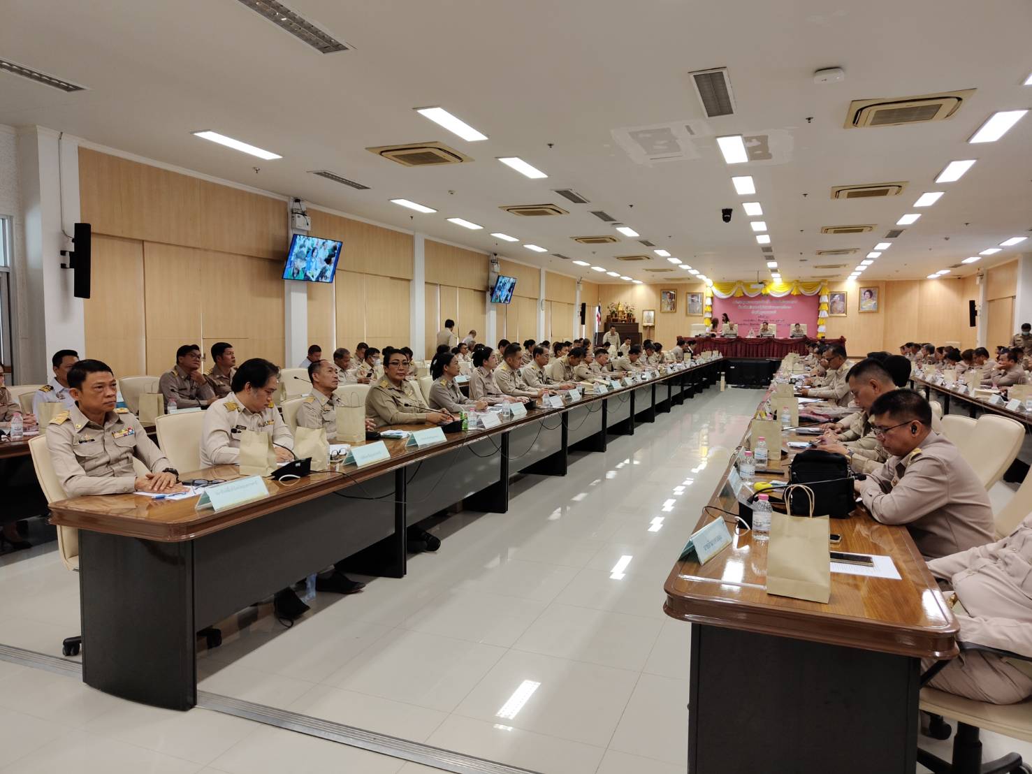 ประมงจังหวัดอุบลราชธานี ประชุมคณะกรมการจังหวัดอุบลราชธานี ครั้งที่ 8 / 2567 ประจำเดือนสิงหาคม 2567..คลิก