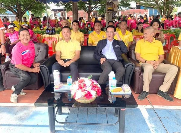 ประมงอำเภอโกรกพระ ร่วมกิจกรรม มหกรรมรวมพลคนรักษ์สุขภาพ..คลิก