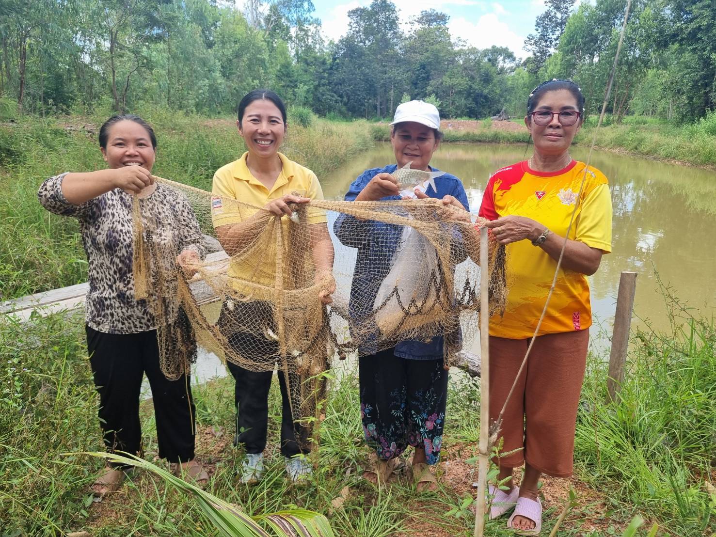 ประมงอำเภอพิบูลมังสาหาร ติดตามงานโครงการศูนย์เรียนรู้การเพิ่มประสิทธิภาพการผลิตสินค้าเกษตร ประจำปีงบประมาณ 2567..คลิก