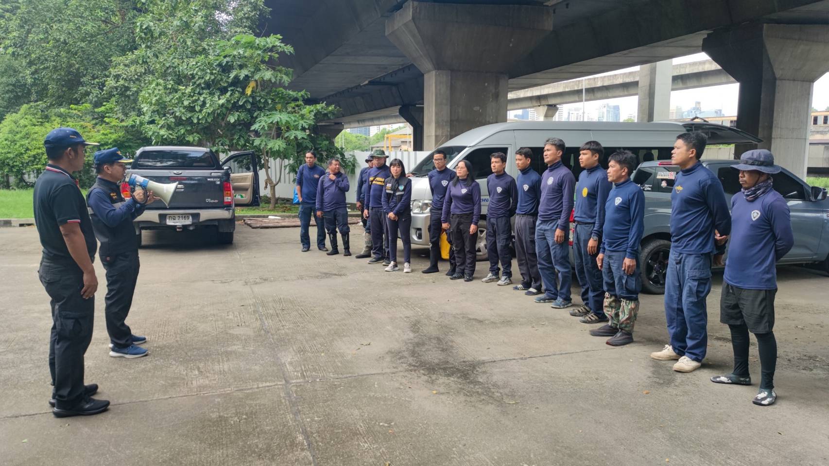 ร่วมกับสำนักงานประมงพื้นที่กรุงเทพ ตามโครงการป้องกันการแพร่ระบาดของปลาหมอคางดำในพื้นที่ 16 จังหวัด..คลิก
