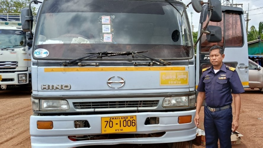ตรวจสินค้าประมงที่นำเข้า ส่งออก ทางจุดผ่านแดนถาวรบ้านเขาดิน..คลิก