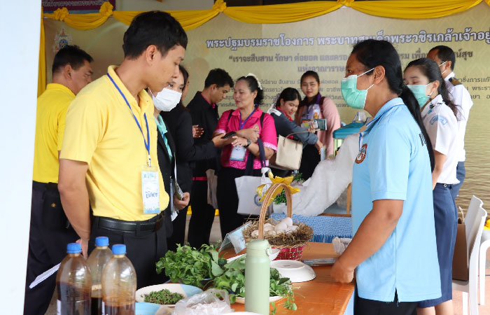 โครงการความร่วมมือเพื่อขยายผลองค์ความรู้ตามแนวพระราชดำริสู่เยาวชน ประจำปี 2567 วันที่ 10 กันยายน 25567 ณ ศูนย์ศึกษาการพัฒนาอ่าวคุ้งกระเบนอันเนื่องมาจากพระราชดำริ..คลิก