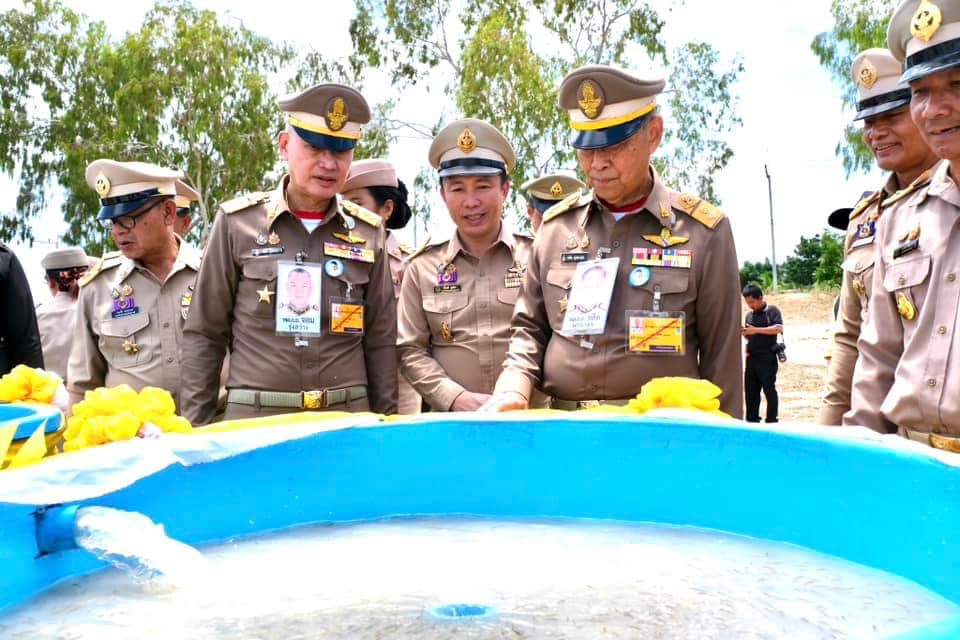 นายโยธิน เทอดวงศ์วรกุล ผู้อำนวยการกองโครงการอันเนื่องมาจากพระราชดำริและกิจกรรมพิเศษ เข้าร่วมเปิดงานโครงการ “สหกรณ์อาสาทำความดีด้วยหัวใจ สนองพระราชปณิธาน สืบสาน รักษา ต่อยอด แผ่นดินของพ่อ”?