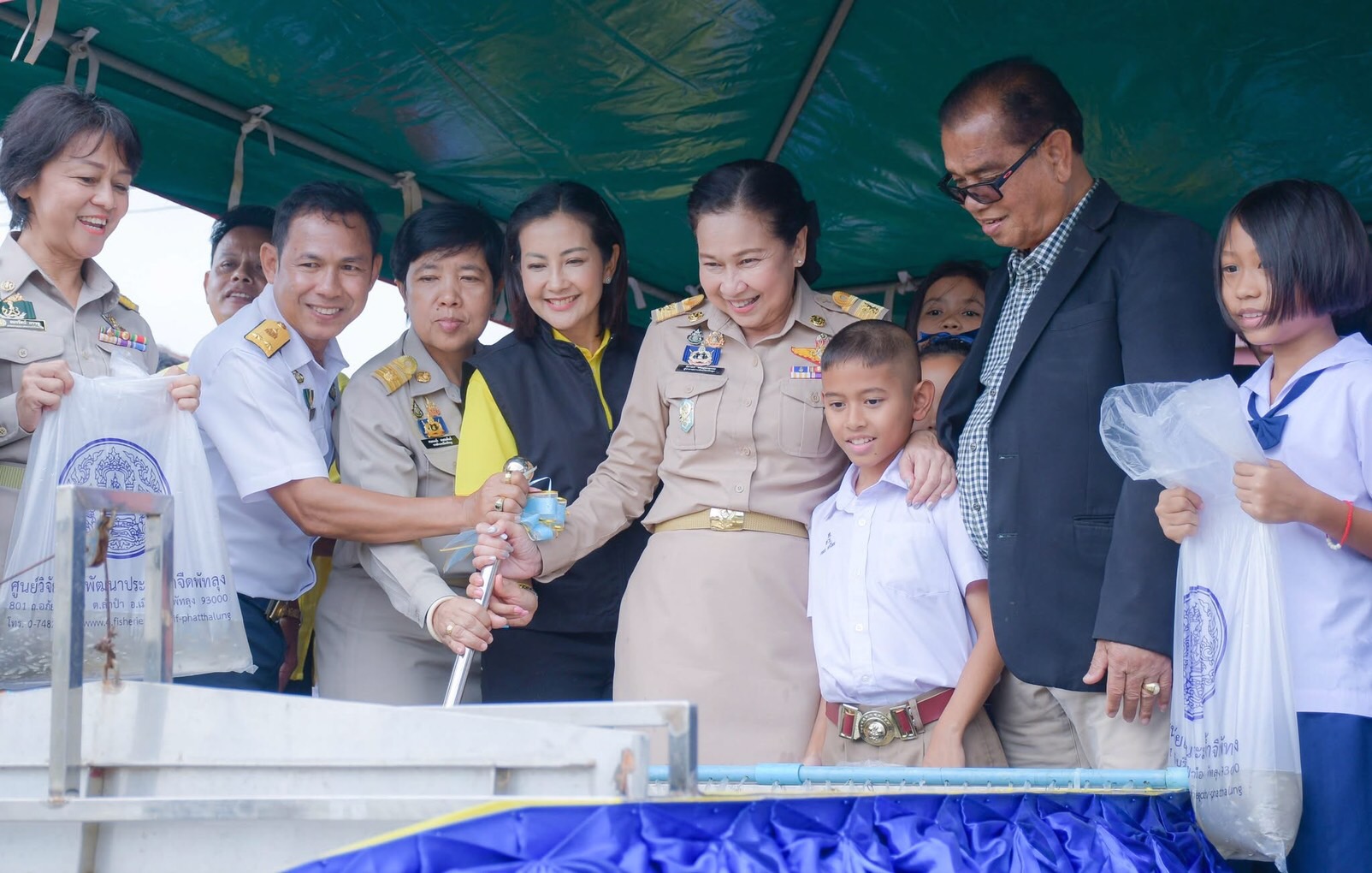 ประมงจังหวัดพัทลุง พร้อมด้วย เจ้าหน้าที่สำนักงานประมงจังหวัดพัทลุง  ปล่อยพันธุ์สัตว์น้ำเนื่องในวันประมงแห่งชาติ โดยการปล่อยพันธุ์สัตว์น้ำ  จำนวน 200,000 ตัว ณ บริเวณแหล่งน้ำคลองโคกชะงาย หมู่ที่ 8  ตำบลโคกชะงาย อำเภอเมืองพัทลุง จังหวัดพัทลุง..คลิก