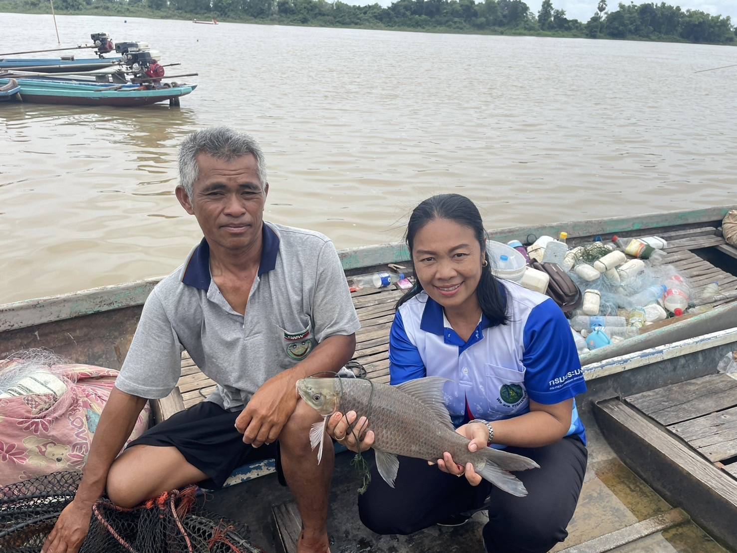 ประมงอำเภอวารินชำราบ สำรวจสภาวะการทำการประมง ในแม่น้ำมูลอำเภอวารินชำราบ ..คลิก