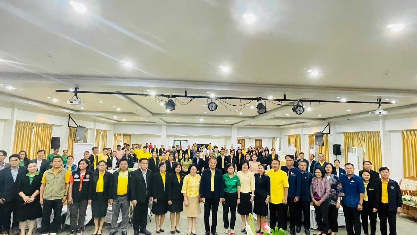ร่วมการประชุมเชิงปฏิบัติการ การเพิ่มประสิทธิภาพการขับเคลื่อนงานด้านการเกษตรของจังหวัดร้อยเอ็ด เชื่อมโยงการบูรณาการจัดทำแผนงานโครงการพัฒนาด้านการเกษตรเชิงพื้นที่สู่เกษตรมูลค่าสูง (Area based)..คลิก