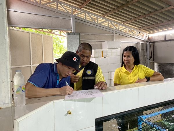 สำนักงานประมงพื้นที่กรุงเทพมหานคร ลงพื้นที่ให้บริการแก่เกษตรกร และประชาสัมพันธ์การเฝ้าระวัง และเตรียมรับมือสถานการณ์ภัยพิบัติ