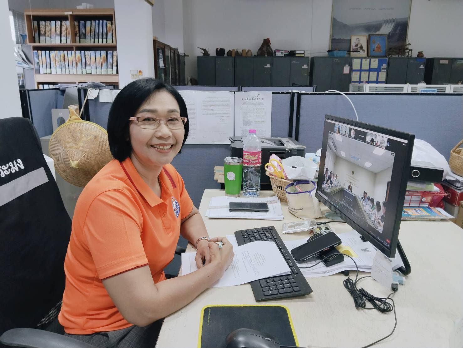 เข้าประชุมติดตามสถานการณ์อุทกภัย ปี 2567  ผ่านระบบ Application Zoom